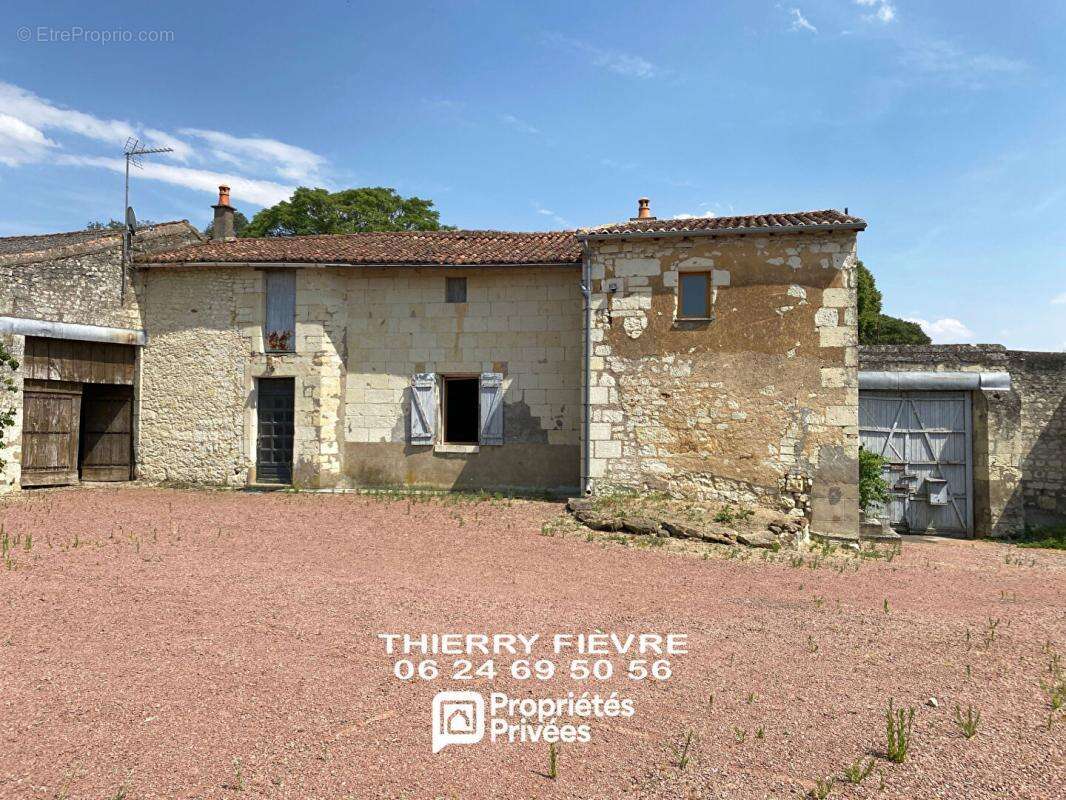 A vendre curçay sur dive - ensemble immobilier  rénové et à rénover sur 1500 m2  de terrain - photo 6
