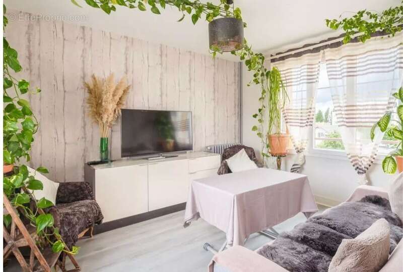 Appartement à LES PAVILLONS-SOUS-BOIS