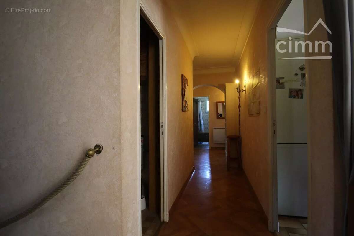 A vendre villa de 212 m² habitables avec un logement en rez de chaussée sur terrain de 5340 m² - photo 25