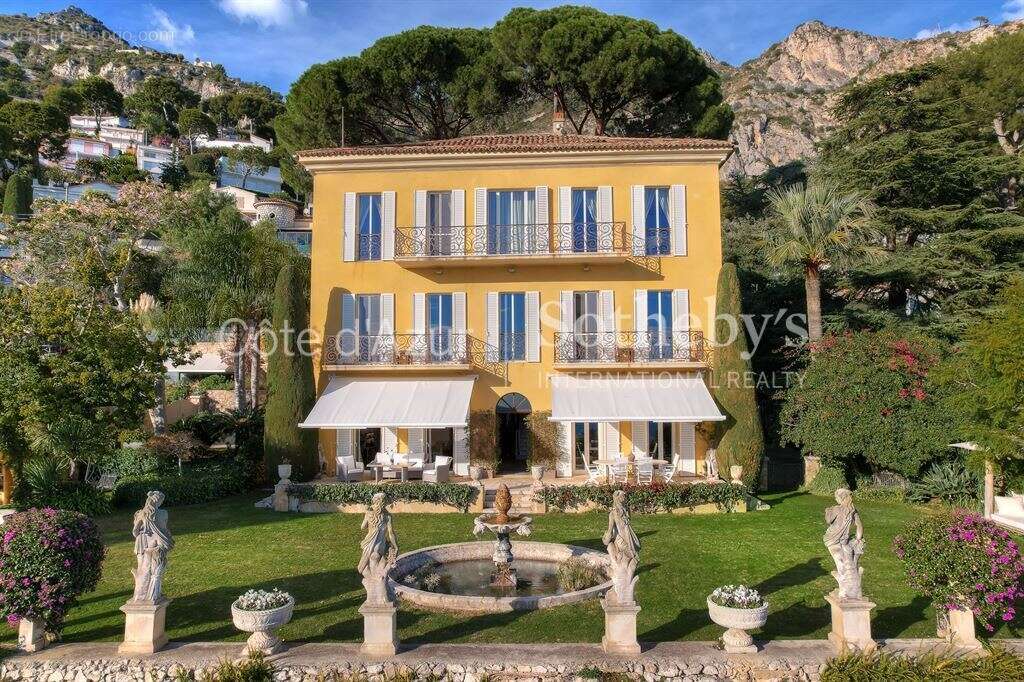 Maison à EZE