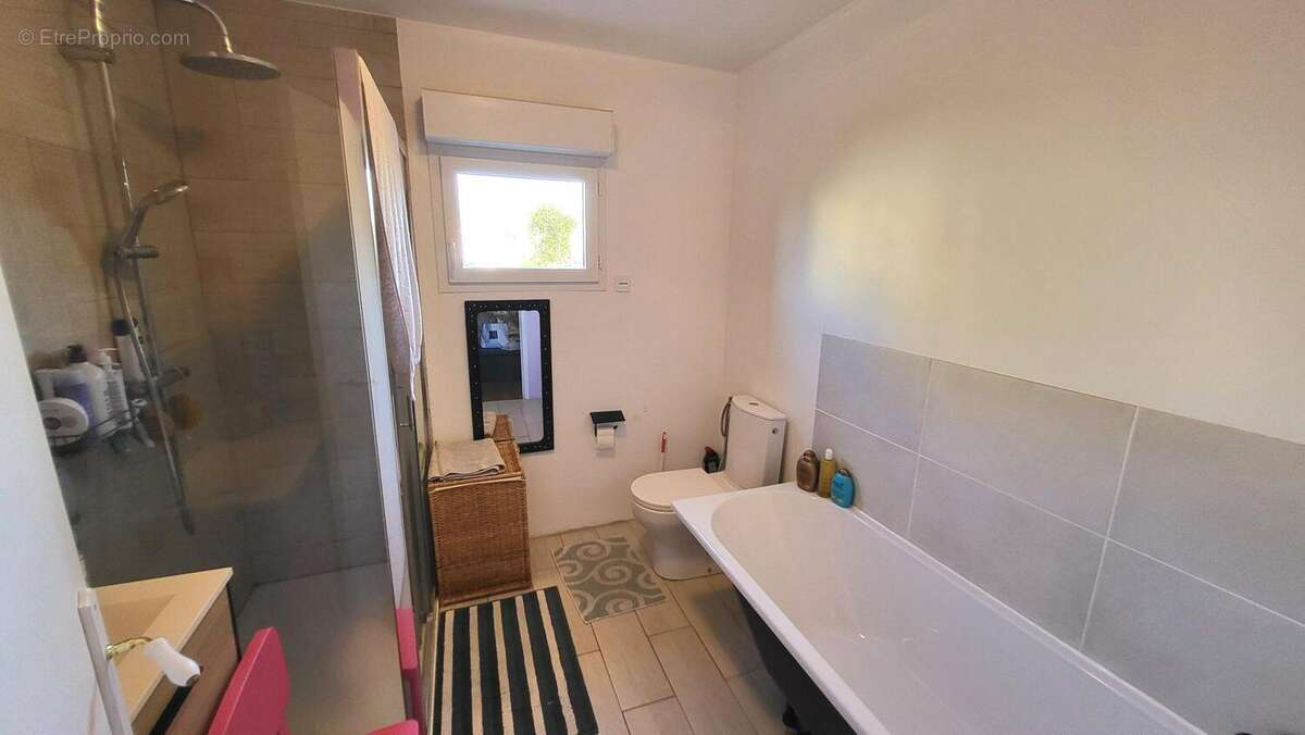 Maison à LES CLAYES-SOUS-BOIS