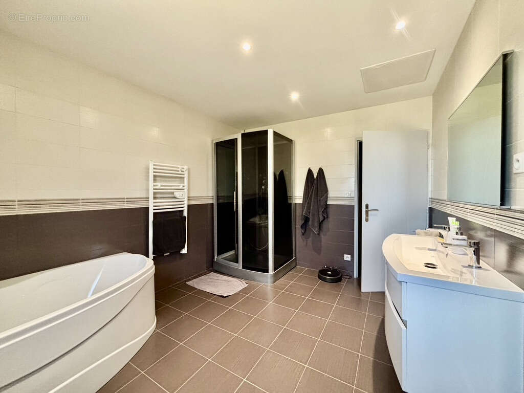 Maison à BOSMIE-L&#039;AIGUILLE