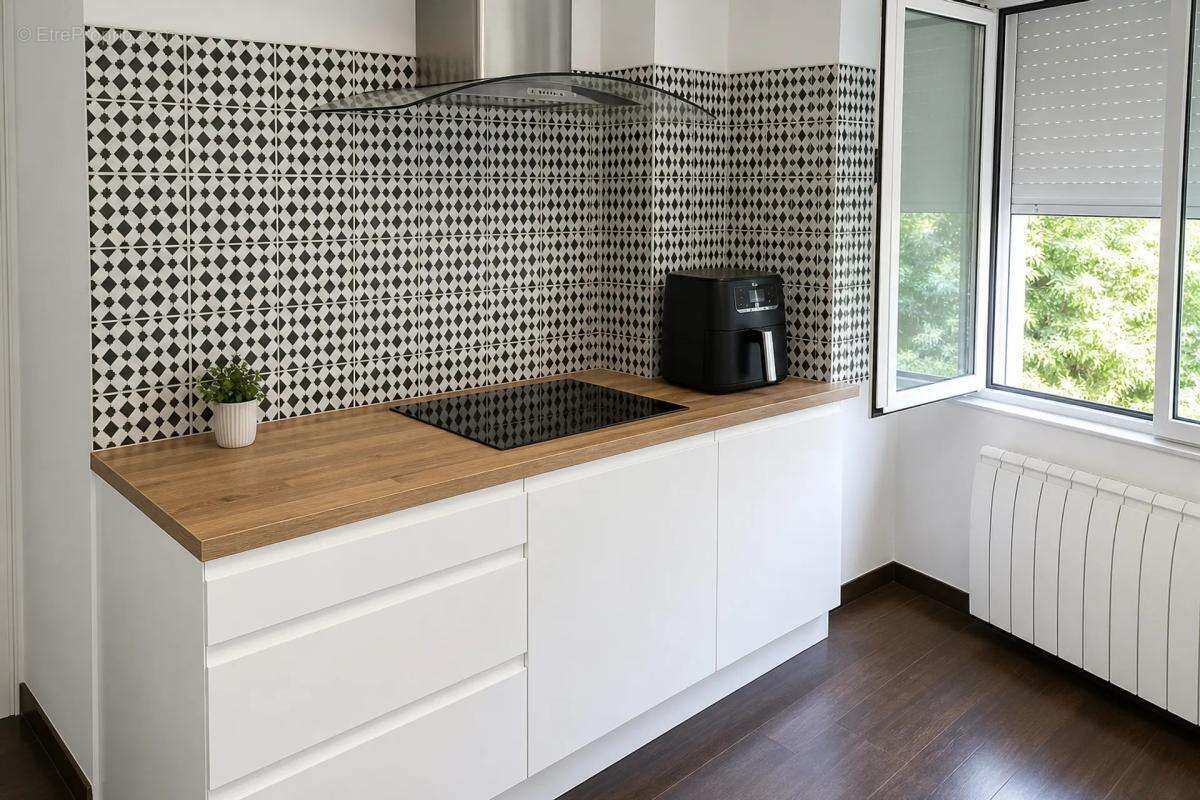 Élégante maison de plus de 200 m² à Axat rénovée avec extérieurs - photo 6