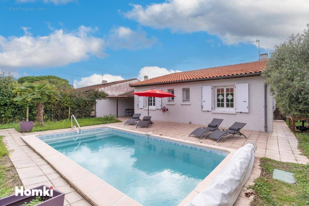 Maison à BRUGUIERES