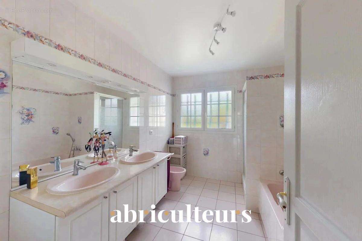 Maison Landaise avec terrain arboré en vente à Saint-Vincent-de-Tyrosse (40230) - photo 10