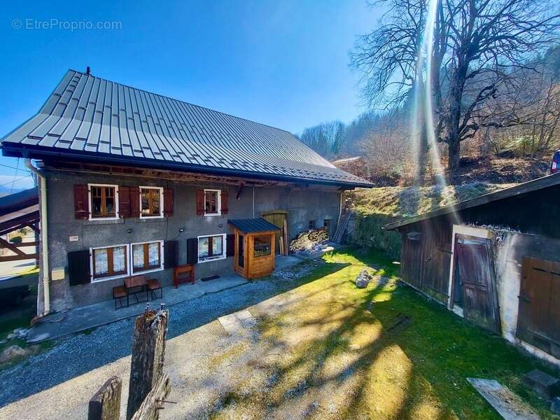 Maison à THOLLON-LES-MEMISES