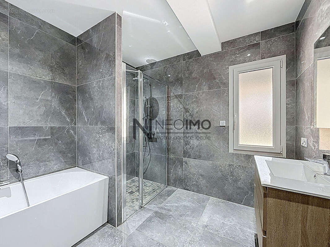 Maison à NEUFCHATEAU