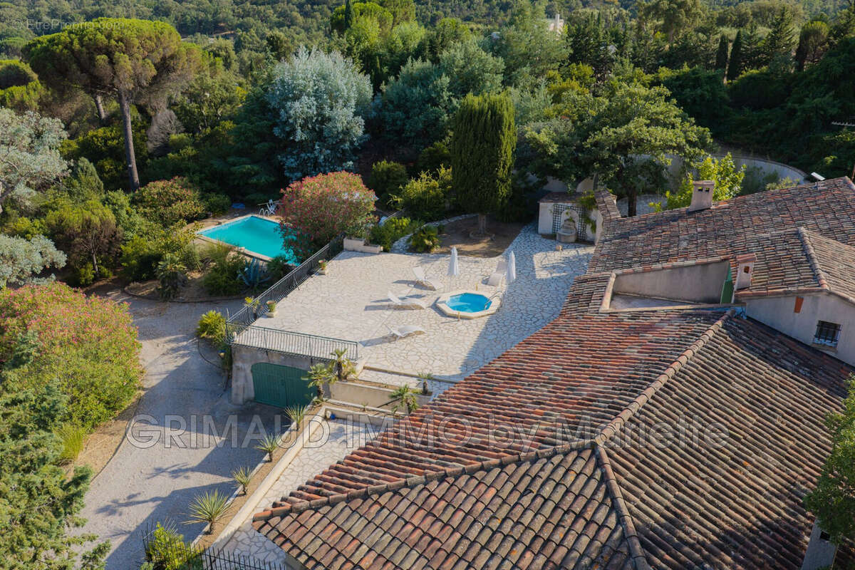 Maison 250 m² à Plan-De-La-Tour  - photo 3