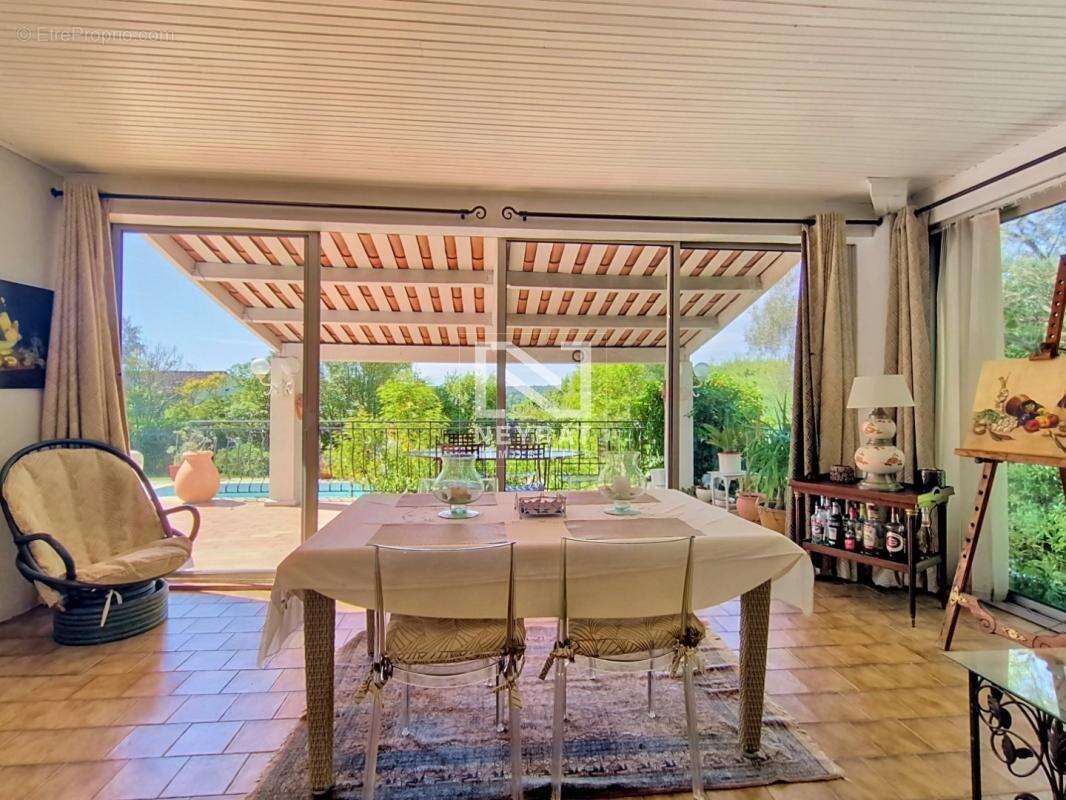 Maison de plain pied 3 chambres, piscine, grand terrain - photo 8