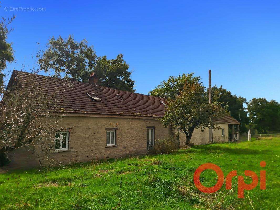 Maison à LURCY-LEVIS