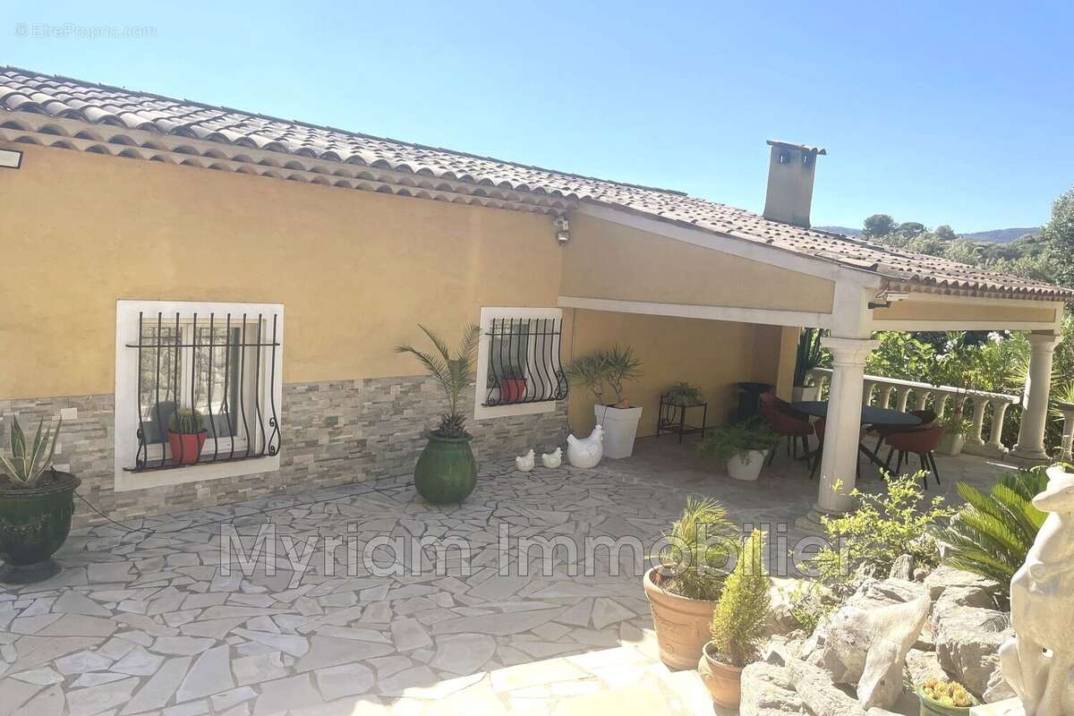 Maison à PEYMEINADE