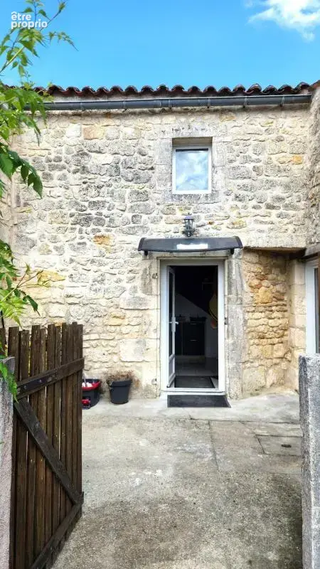 Maison de ville en pierre - Charme et Modernité au coeur de Pisany - photo 16