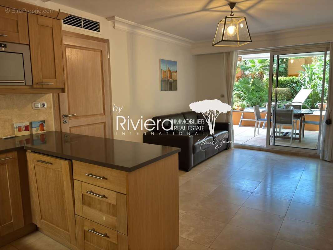 Grand appartement en vente à Cavalaire-Sur-Mer - photo 2