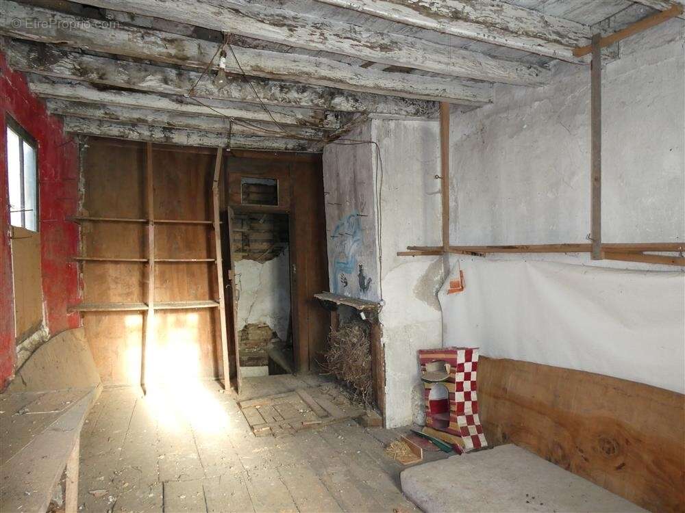 Maison à LASSAY-LES-CHATEAUX