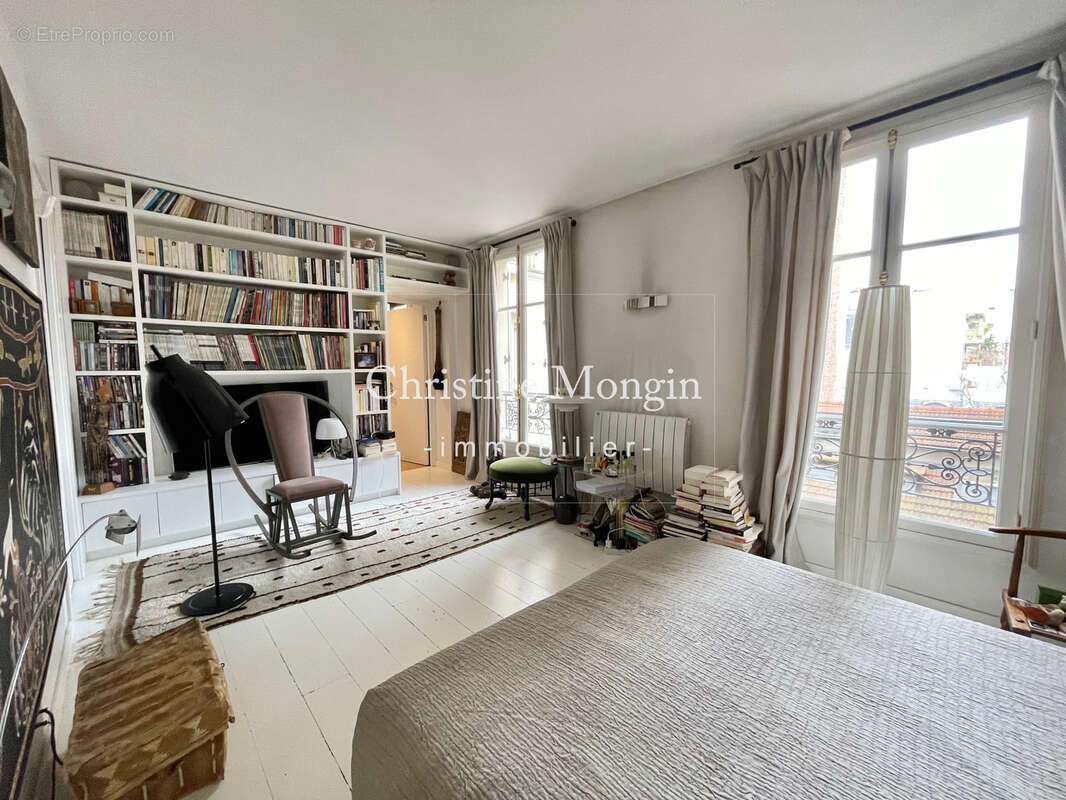 Appartement à NEUILLY-SUR-SEINE