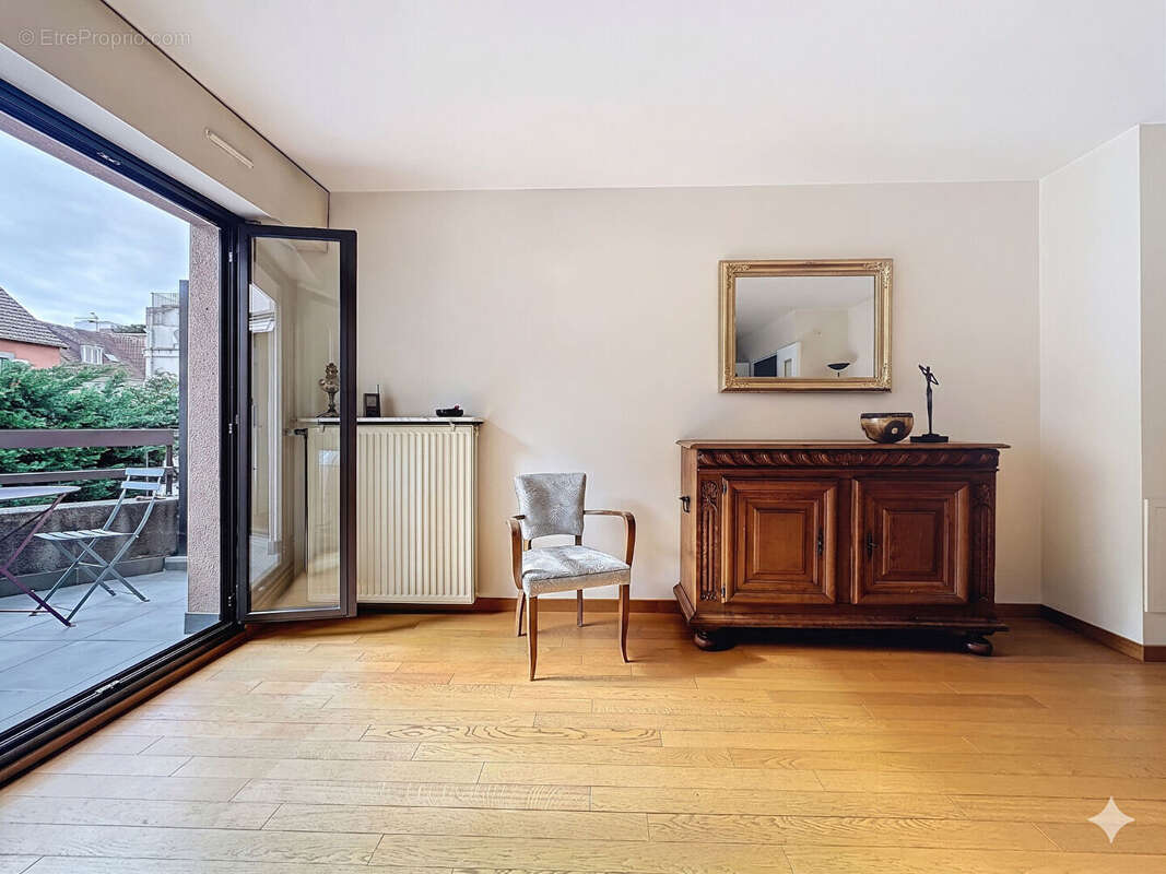 Appartement à SURESNES
