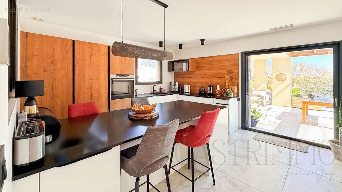 Maison à SAINT-JEAN-DE-CORNIES