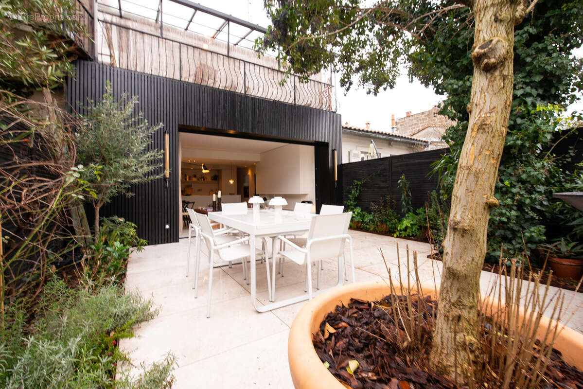 Appartement à BORDEAUX