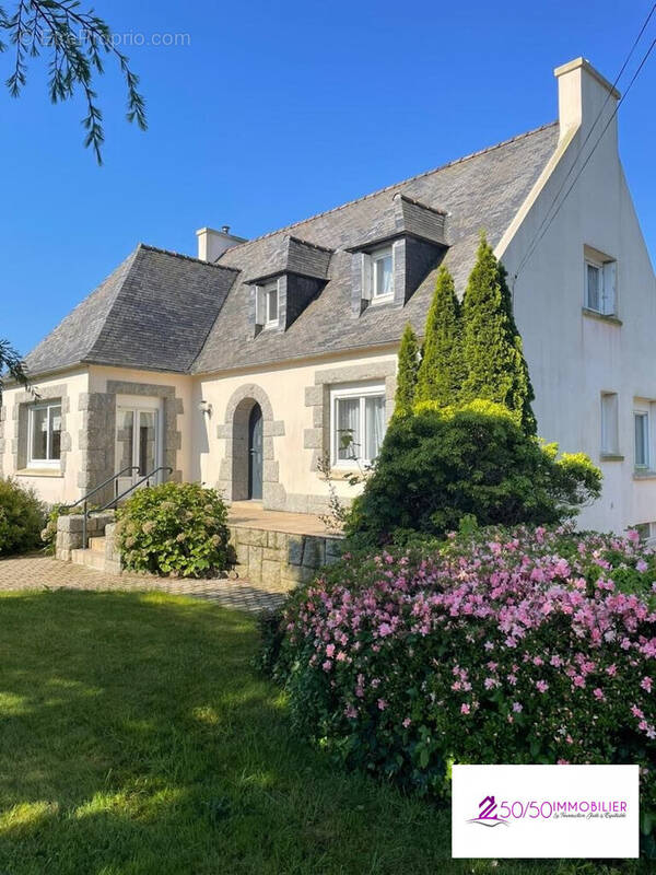 Maison à PLOUZEVEDE