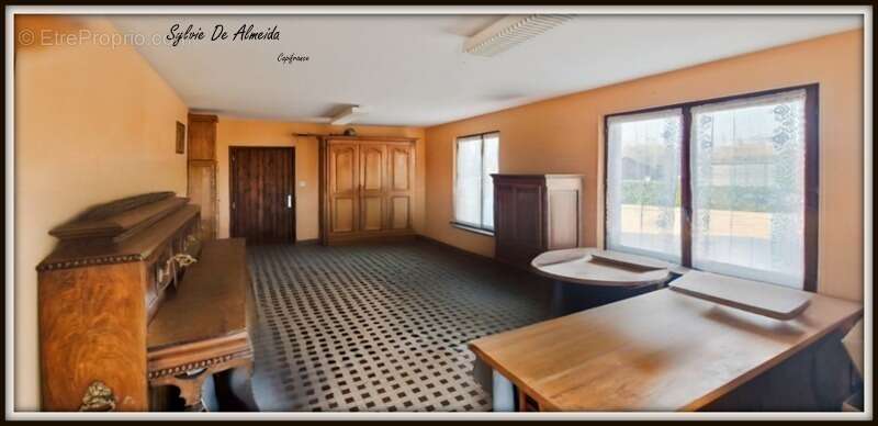 Commerce à BAGE-LA-VILLE