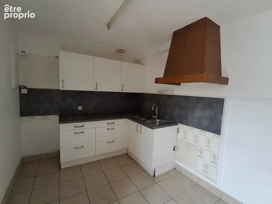 Maison de bourg avec grand garage - photo 4