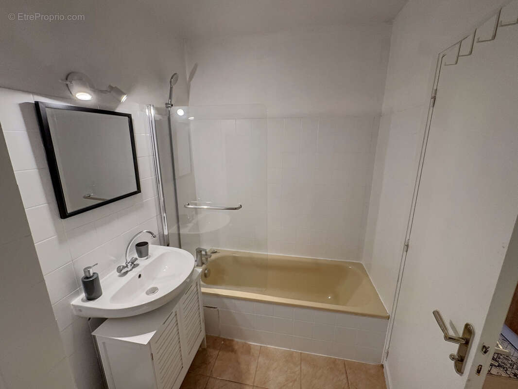 Appartement 28 m² à Santa-Lucia-Di-Moriani  - photo 8