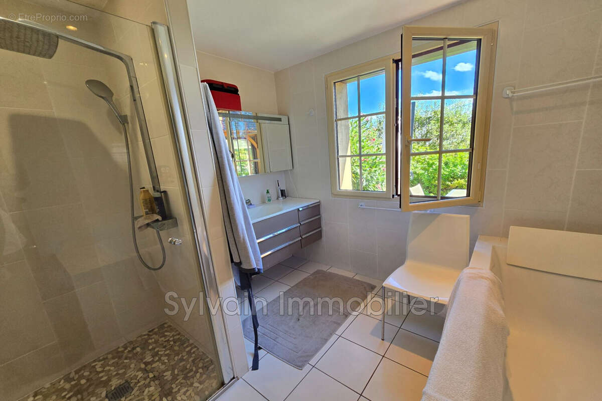 Maison 135 m² à Songeons  - photo 6