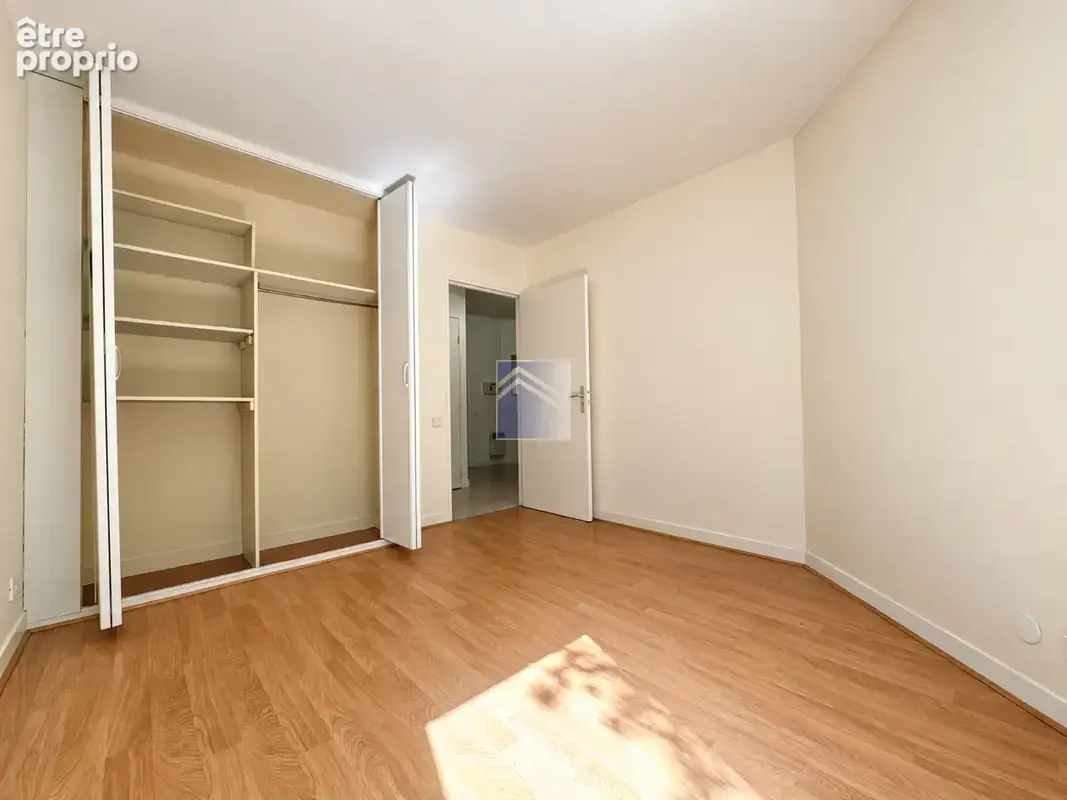 Courbevoie - Front de Seine - 2 pièces 55m2 - Duplex - photo 9