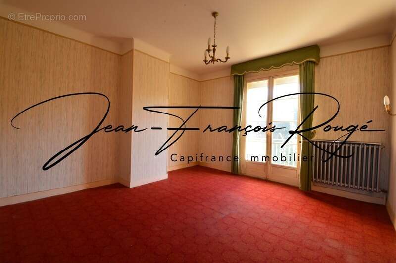 Maison à CONDE-SUR-VIRE