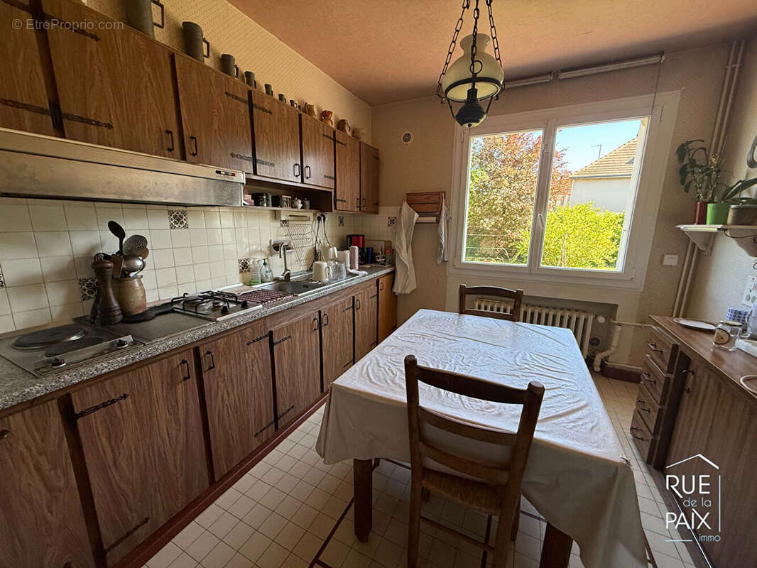 Ensemble immobilier Dangé-Saint-Romain  223m2 - photo 11