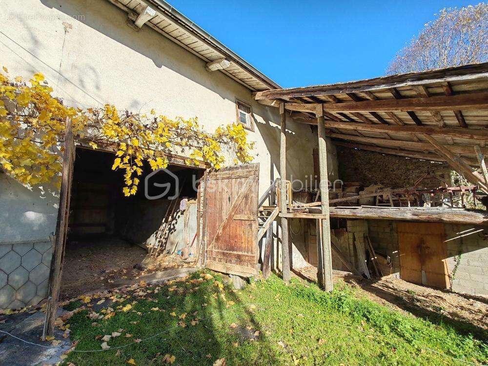 Maison à MARSAC-EN-LIVRADOIS