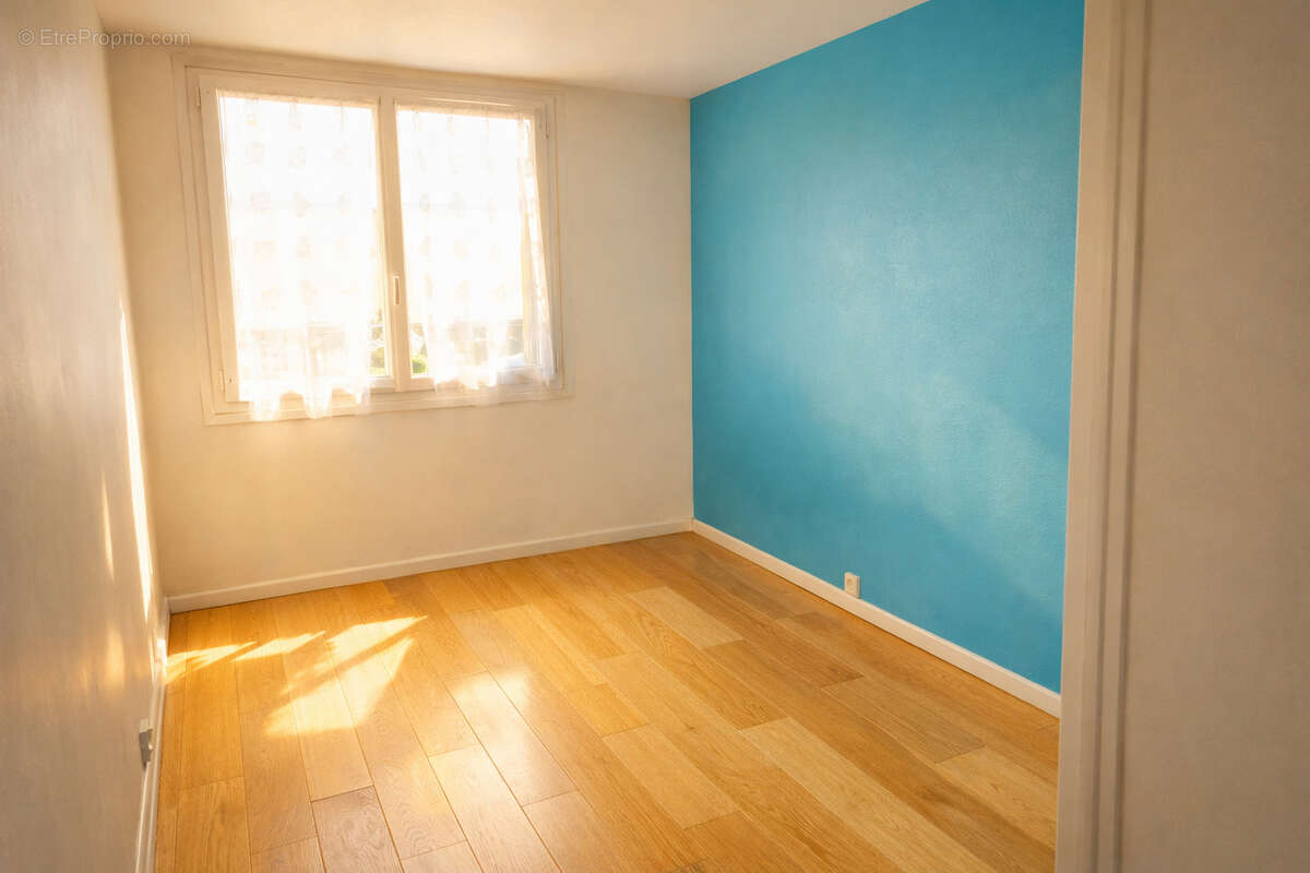 Exclusivité   grand appartement familial avec vue dégagée et fort potentiel a meudon la foret - photo 4