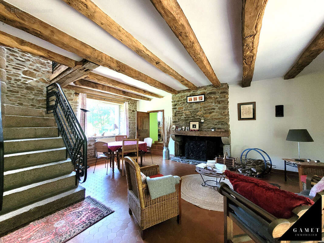 Maison à SAINT-BRICE-EN-COGLES