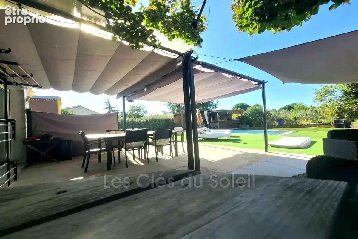 Photo Maison à Cuers au prix de 570 000€