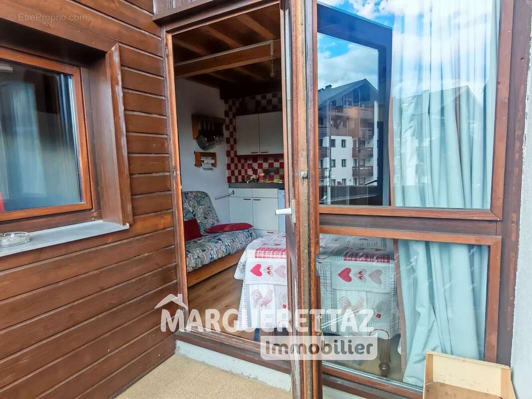 Appartement à MORILLON