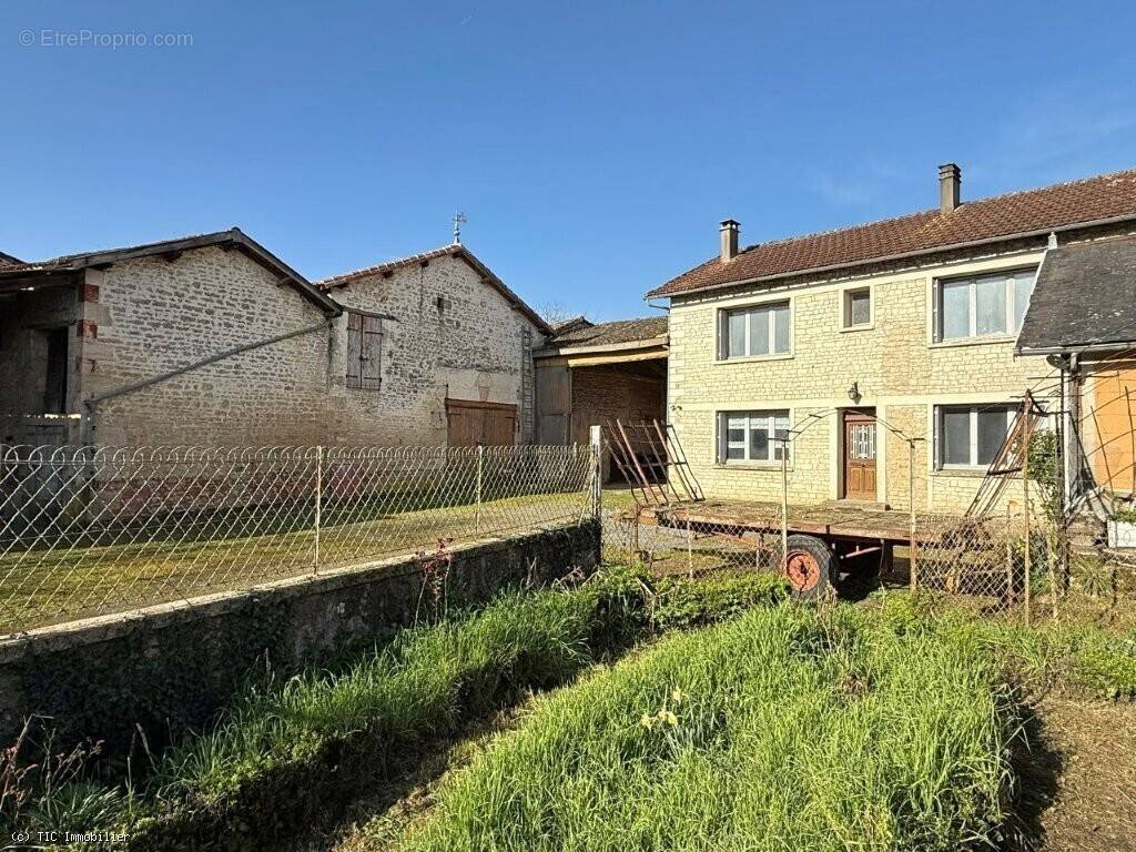 Maison à VILLEFAGNAN