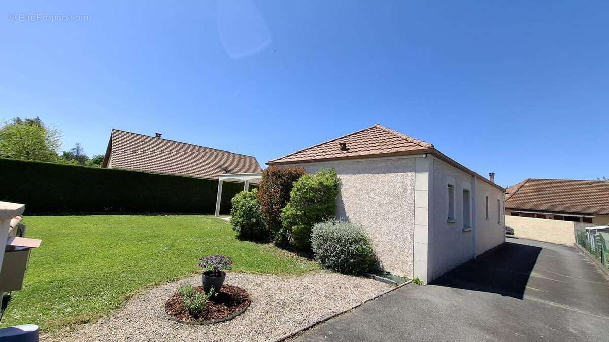 Maison à SERRES-CASTET