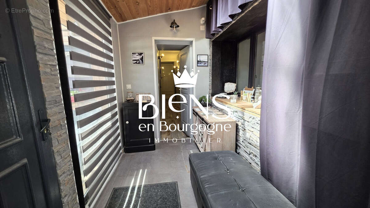 Maison 214 m² à Corcelles-Les-Arts  - photo 3