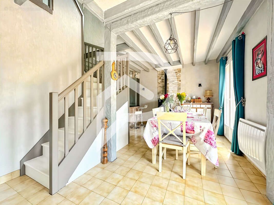 Maison à ONS-EN-BRAY