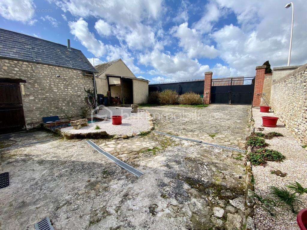 Maison en pierre entièrement rénovée - photo 12