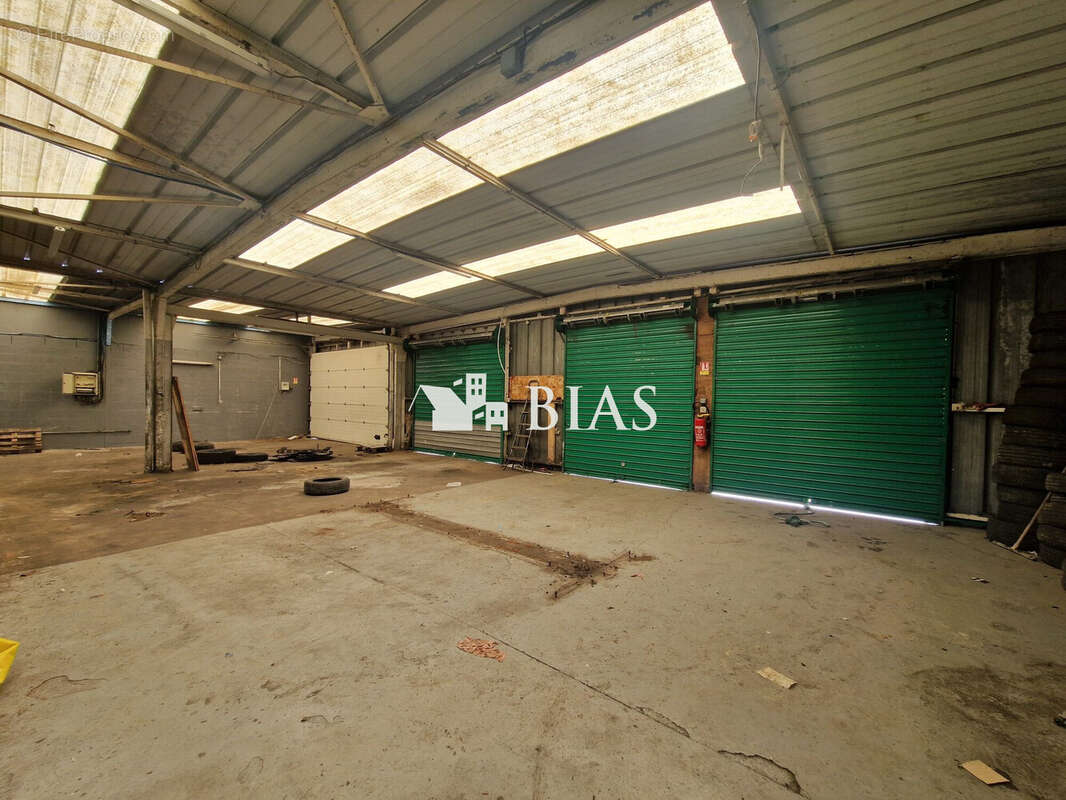 Commerce 403 m² à Brionne  - photo 4