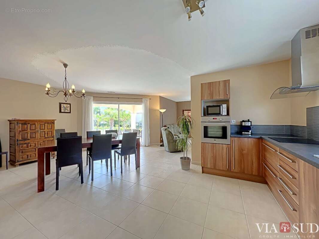 Maison à ESPONDEILHAN