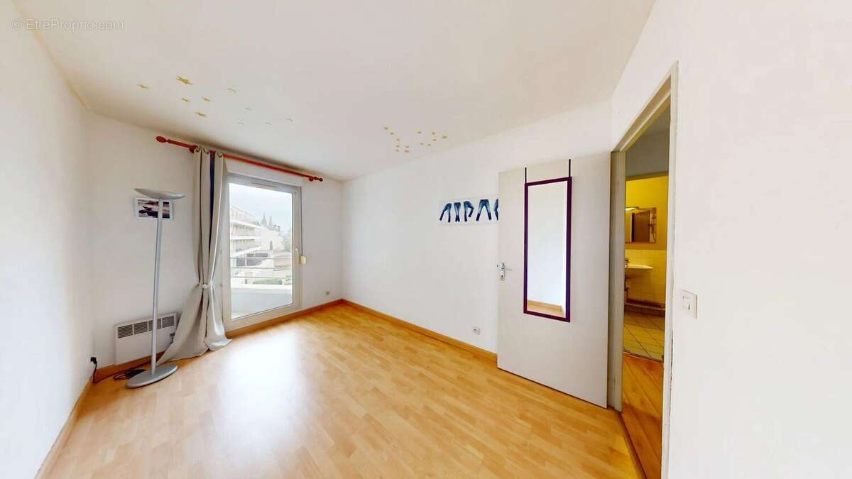 Appartement à MAINVILLIERS