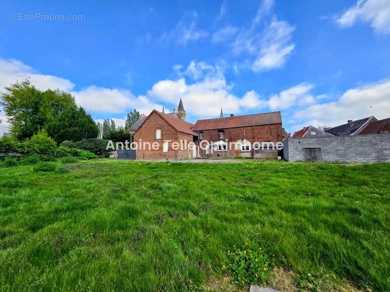Poix du Nord 59218 - Ensemble immobilier (habitation, commerce, cour, terrain) sur 1620m² - photo 15