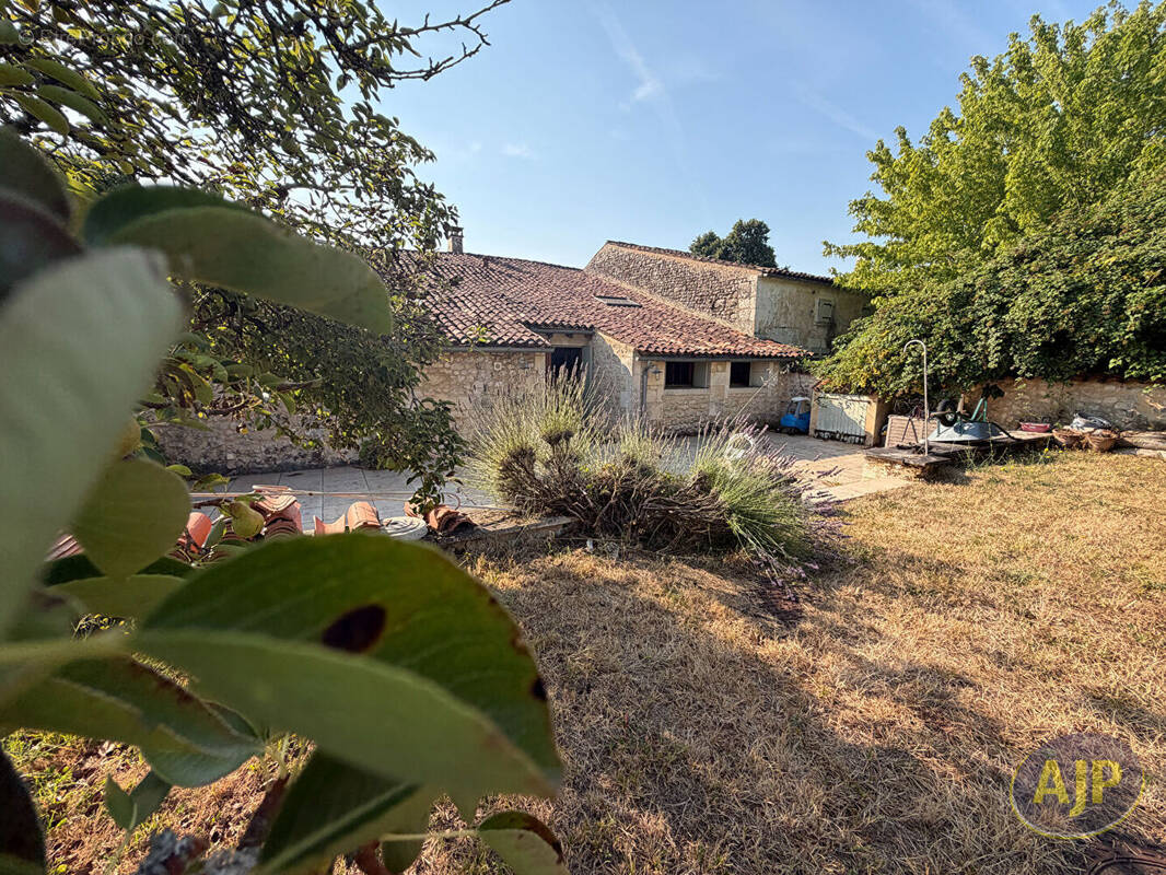 Maison à MAZEROLLES