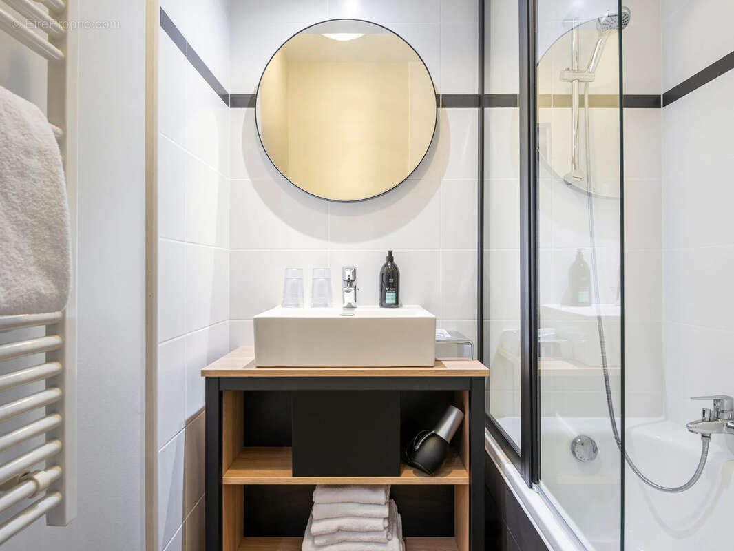 Appartement à COURBEVOIE