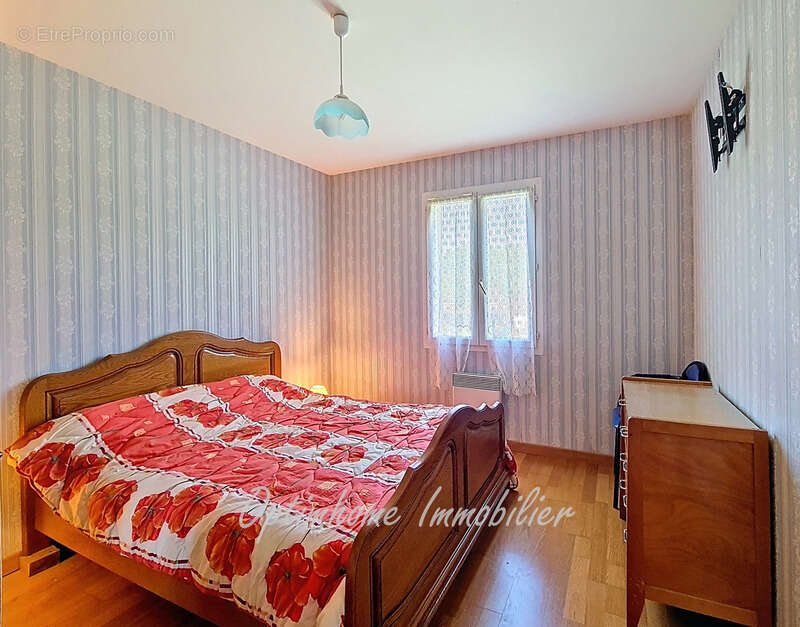 Maison à MONTAIGU-DE-QUERCY