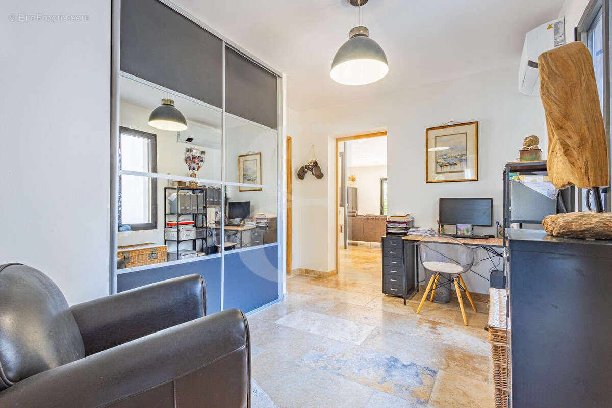 Maison à PERNES-LES-FONTAINES