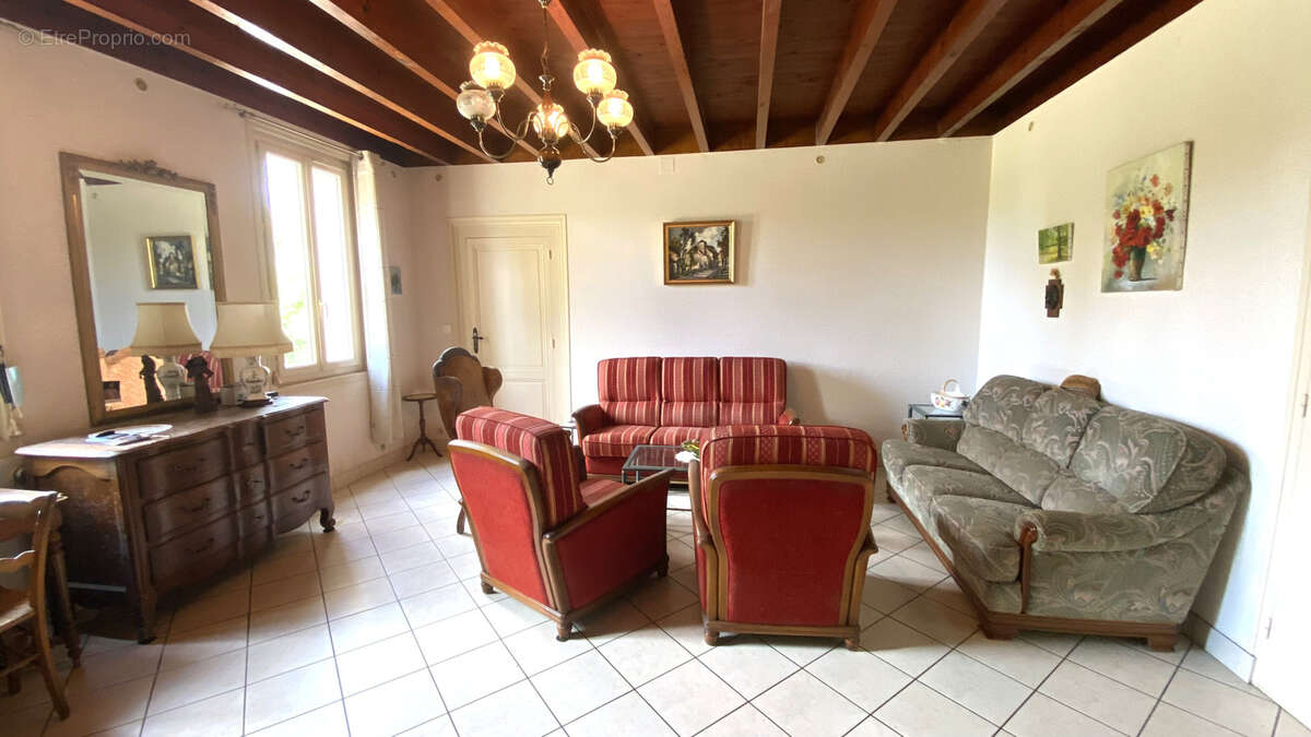 Maison à LA LANDE-DE-FRONSAC