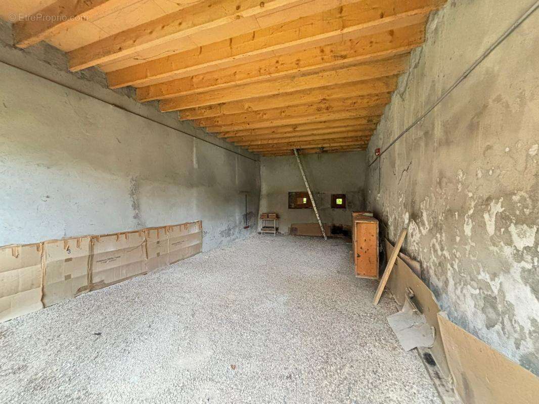 Parking à SAINT-CHRISTOPHE